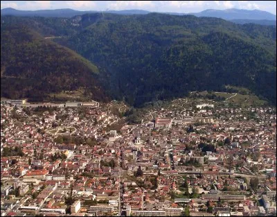 OYONNAX - Dans lequel de ces massifs se situe cette ville du département de l'Ain ?