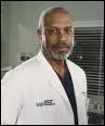 Quel personnage est joué par James Pickens Jr. ?