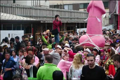 C'est en Inde qu'a lieu la Kanamara Matsuri, la fête du Pénis de Fer !
