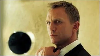 Comment s'appelle celle qui a trahi l'agent britannique ?