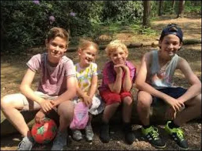 Qui sont les enfants sur la photo avec Max & Harvey ?