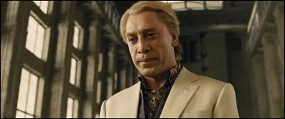 Quel est le nom de l'ennemi de Bond dans le film ?