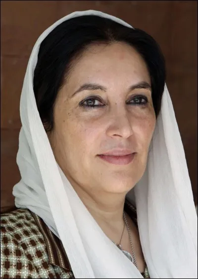Elle est née le 21 juin à Karachi, elle a été deux fois Première ministre du Pakistan et est morte assassinée le 27 décembre 2007.