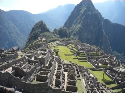 Le Pérou a un drapeau de deux couleurs.