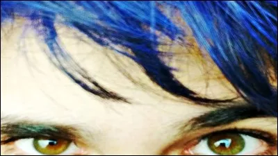 Dans quel FarodShow a-t-il les cheveux bleus?