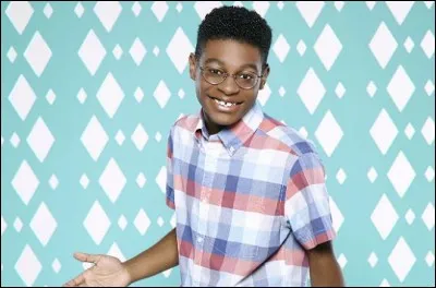 Comment s'appelle le frère stupide de K.C ?