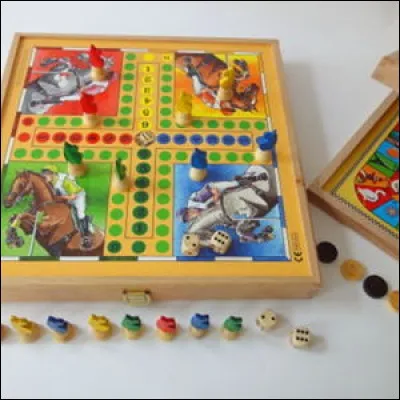 Au jeu de petits chevaux, combien faut-il que vous fassiez, quand vous jetez les dés, pour sortir votre cheval ?