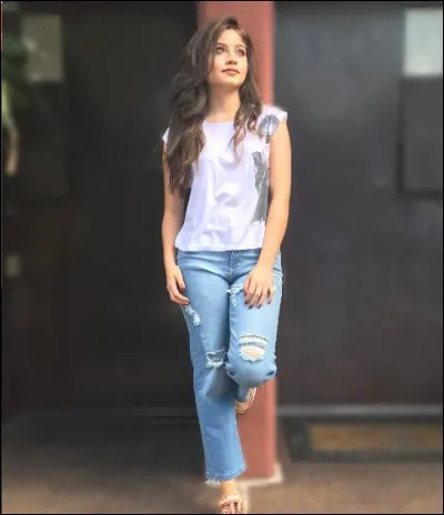 Combien d'abonnés a-t-elle, en mars 2017, sur YouTube ?