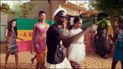 Comment s'appelle la chanson où il y a un mariage ?