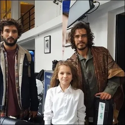 Qui sont les chanteurs qui sont &agrave; c&ocirc;t&eacute; d'Erza ?