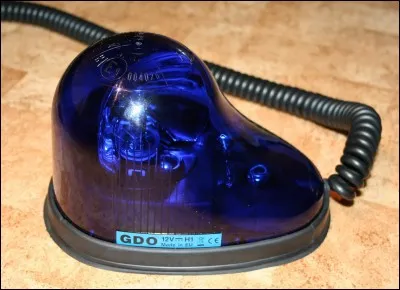 En général, les gyrophares bleus sont utilisés par...