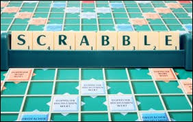Scrabble : qu'indique le petit chiffre en-dessous de la lettre ?