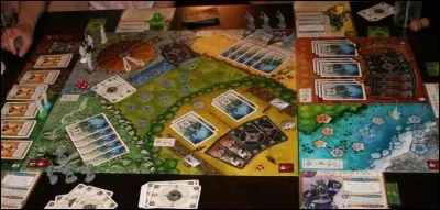 Nous terminons ce quiz avec les Chevaliers de la Table Ronde. Les chevaliers gagnent la partie si le nombre des épées (...) est strictement (...) à celui des épées (...).