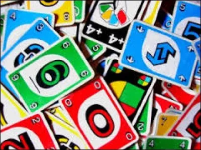 Combien faut-il de cartes dans le "UNO" ?