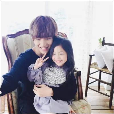 Lors de l'émission Yaman Tv,il avoue vouloir être proche de quel groupe?