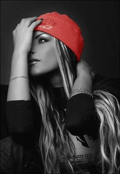 Qui interprétait la chanson "Laisse tomber les filles" en 
1964 ?