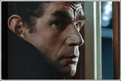 Qui était international de volley et acteur français connu ?