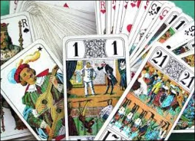 Et si je lisais votre avenir avec le tarot ? Quelle carte vous vaudra quatre points ?