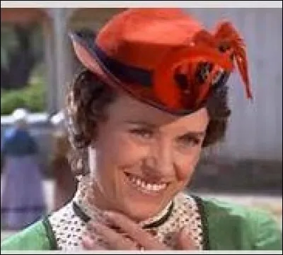 Comment se prénomme Madame Olson ?