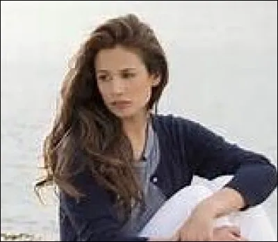 Où Clem retourne-t-elle vivre au départ ?