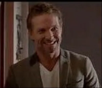 Comment se prénomme le nouveau fiancé de Clem ?