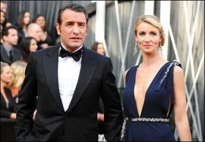C'est l'histoire d'un gars et d'une fille qui se rencontr&egrave;rent sur le plateau d'une s&eacute;rie t&eacute;l&eacute;vis&eacute;e. Elle et Jean Dujardin v&eacute;curent une dizaine d'ann&eacute;es ensemble puis Chouchou quitta Loulou et r&eacute;ciproquement.