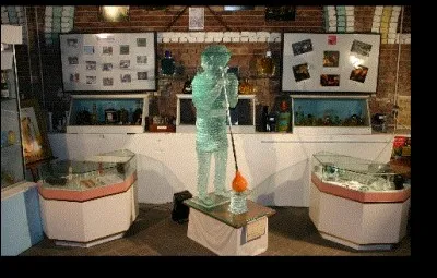 Quel musée d'Eu retrace l'Histoire du verre, de ses origines à nos jours en développant le flaconnage, véritable spécialité de la vallée de la Bresle ?