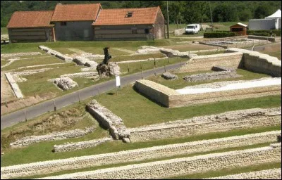 Fouillé depuis plus de deux siècles, ces vestiges correspondent à une ville du Haut-Empire. Situé à Eu sur le plateau de Beaumont et classé aux monuments historiques depuis 1987, quel est l'autre nom de Briga, site archéologique gallo-romain ?
