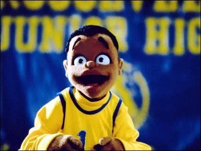 Dans quelle série peut-on suivre les aventures de ce célèbre pantin ?