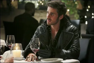 Qui a réellement envoyé la potion de mémoire à Hook, afin de retrouver Emma ?