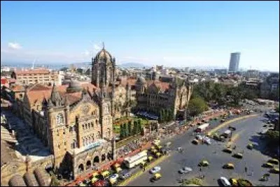 Combien d'habitants y a-t-il à Bombay ?