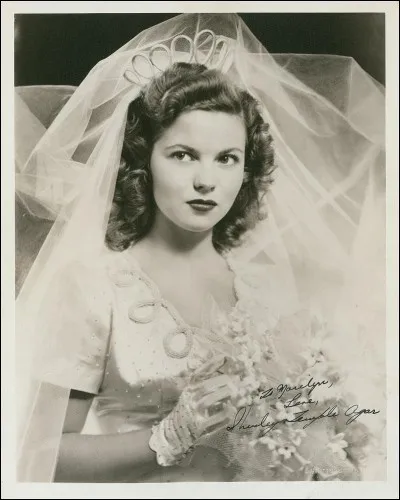 À quel âge se marie Shirley Temple ?