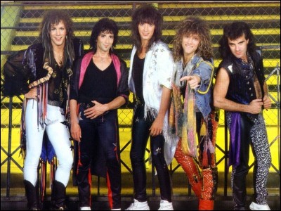 En quelle année est officiellement fondé le groupe Bon Jovi ?