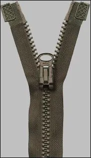 CULTURE G. Au tout dbut. les fermetures  crmaillres (ou  glissire - clairs) taient faites uniquement de mtal.