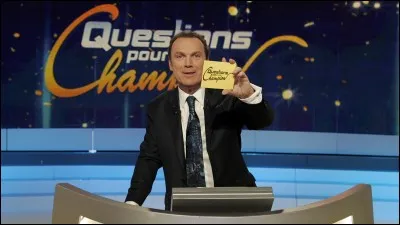 Questions pour un champion - En quelle année Julien Lepers a-t-il arrêté de présenté le jeu ?