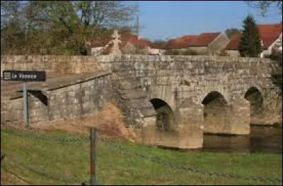 Petit village Haut-Saônois de 74 habitants, Brotte-lès-Ray se situe dans l'ancienne région ...