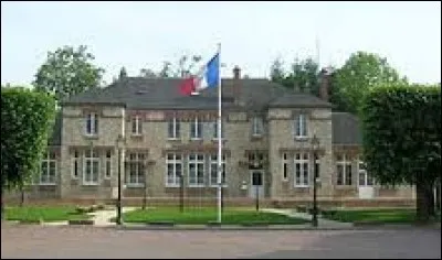 Ville de l'arrondissement de Chartres, Lèves se situe ...