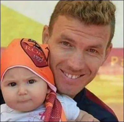 Quel est le nom de cet enfant (fille d'un footballeur) ?