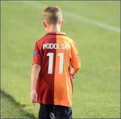 Quel est le nom de cet enfant (fils d'un footballeur) ?