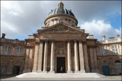 Quel ancien président de la Ve République fait partie de l'Académie française ?