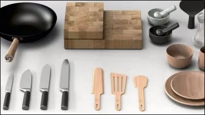 Avec quel ustensile Raiponce frappe-t-elle le prince ?