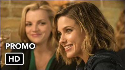 Lors de cette scène Erin donne quelque chose à Kim. Qu'est- ce que c'est? (saison 3)