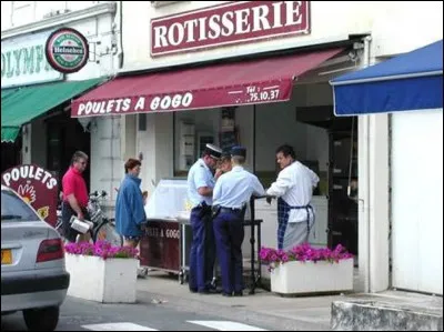 Interrogé par nos soins, l'homme a alors menacé ...