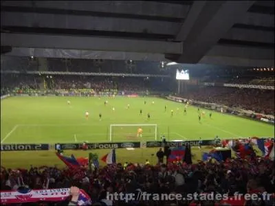 Dans quelle ville ce stade est situ ?