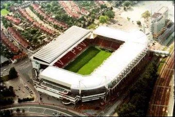 Dans quelle ville ce stade est situ ?