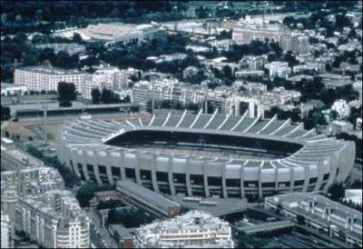 Dans quelle ville ce stade est situ ?