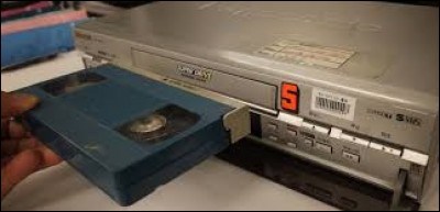 Quelle machine fallait-il posséder quand on voulait regarder un film sur VHS ?