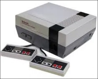 Quel est le nom de cette console de salon sortie en 1985 ?