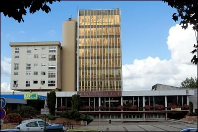 QUEUE-EN-BRIE (LA) - Dans quel département se situe cette ville proche de Paris ?