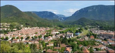 QUILLAN - Comment appelle-t-on les habitants de cette commune du département de l'Aude ?